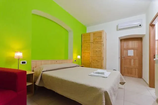 Alle Porte Di San Giovanni Bed & Breakfast 4*